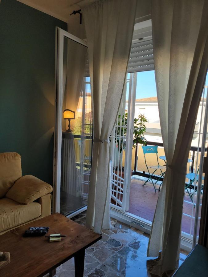 Garda Best Living Apartment เดเซนซาโนเดลการ์ดา ภายนอก รูปภาพ