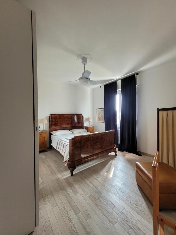 Garda Best Living Apartment เดเซนซาโนเดลการ์ดา ภายนอก รูปภาพ