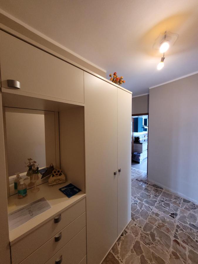 Garda Best Living Apartment เดเซนซาโนเดลการ์ดา ภายนอก รูปภาพ