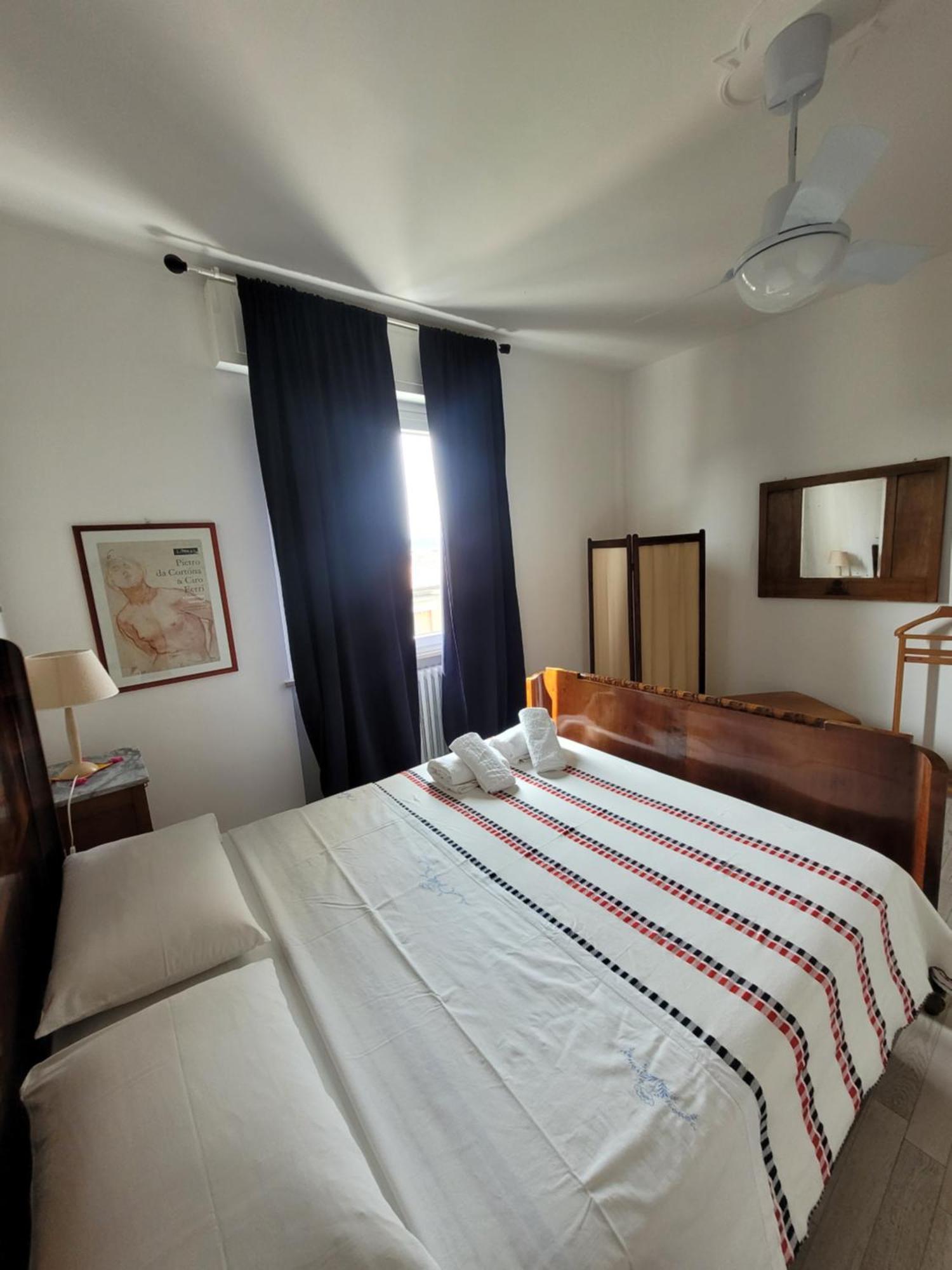 Garda Best Living Apartment เดเซนซาโนเดลการ์ดา ภายนอก รูปภาพ